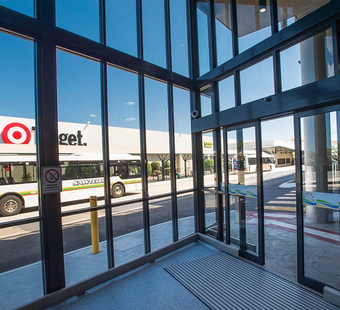 Glazier-in-Coffs-Harbour.-Cozens-Glass